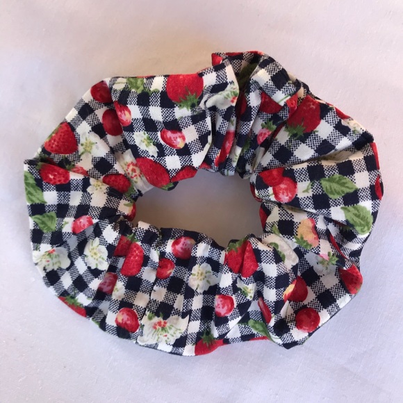 Handmade Scrunchie ‘PICNIC’ - Picture 4 of 6